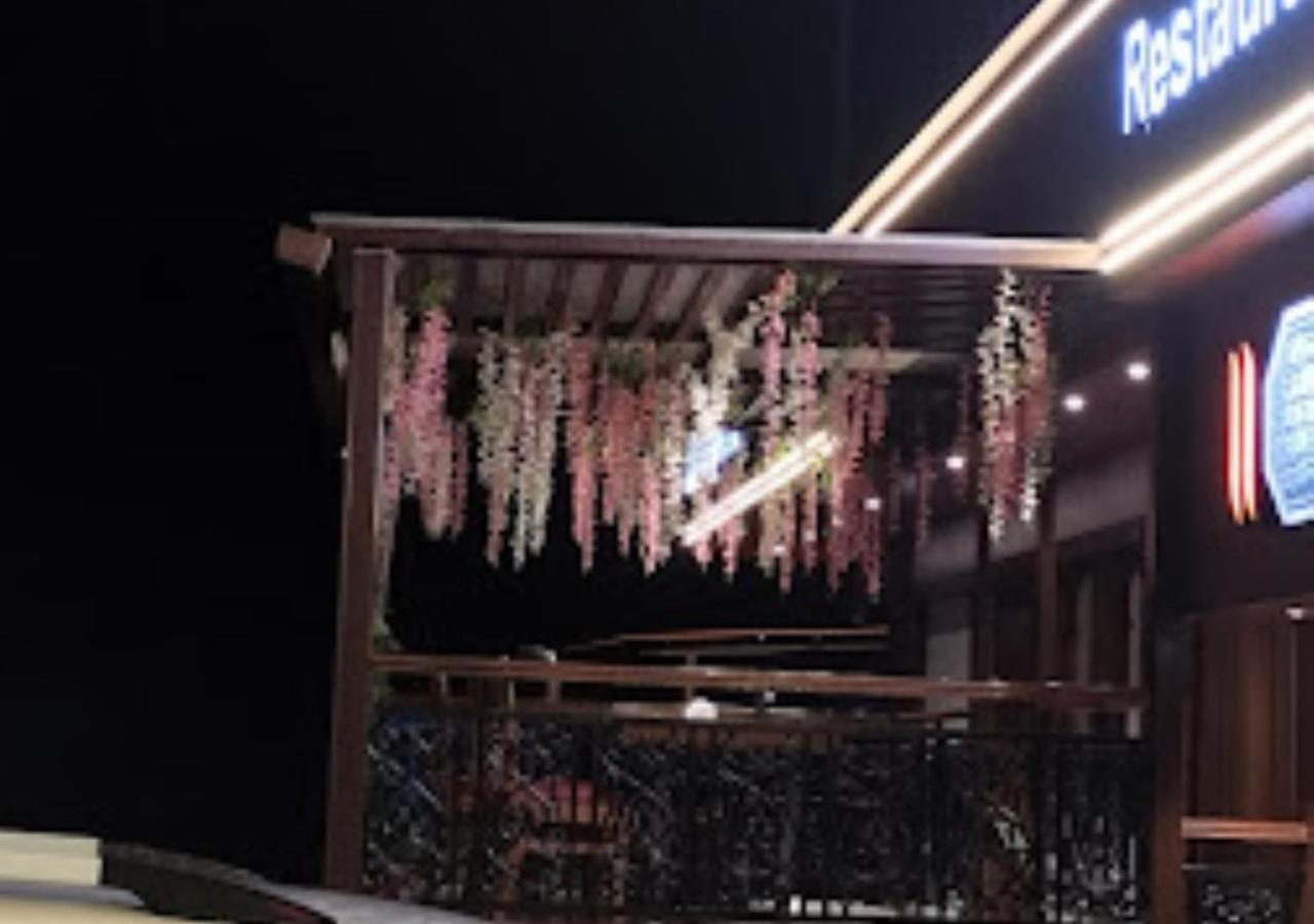Hotel Rajwada Kapurhol Kapurwahal Екстер'єр фото